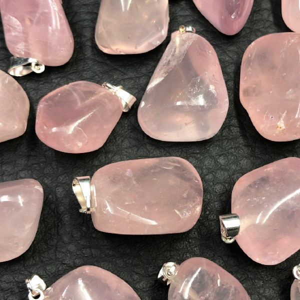Pendentif Quartz Rose (pierre naturelle roulée)