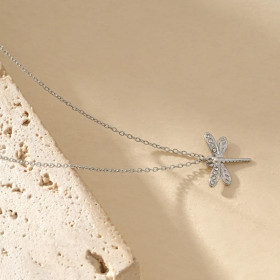 Collier Chaîne Fine Argentée Avec Pendentif Libellule En Strass - 1