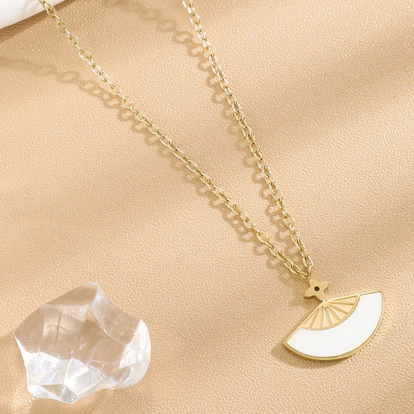 Collier Chaîne Fine Dorée Avec Éventail Nacre - 1