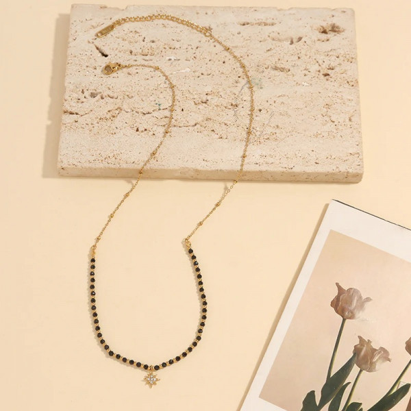 Collier Doré Chaîne de Pierres Noires Onyx Avec Pendentif Etoile de Strass - 1