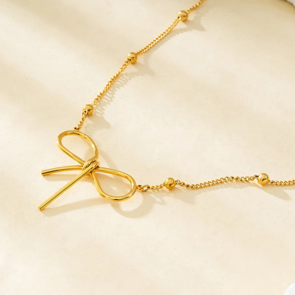 Collier Doré Chaîne Ornée de Boules Dorées Avec Grand Papillon - 2