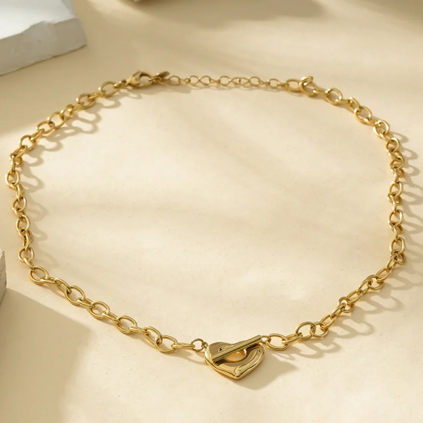 Collier Doré Avec Croisette de Cœur Epais Et Barre - 1
