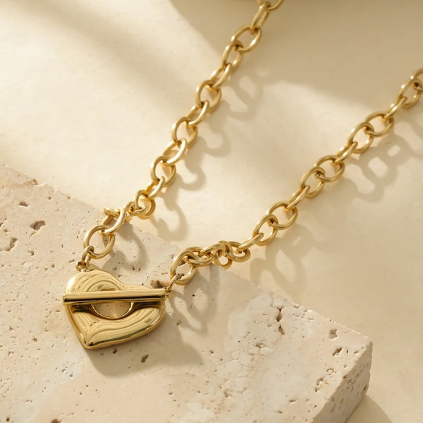 Collier Doré Avec Croisette de Cœur Epais Et Barre - 2