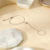 Bracelet Main Argenté Avec Chaîne Fine Et Étoile Strass - 1