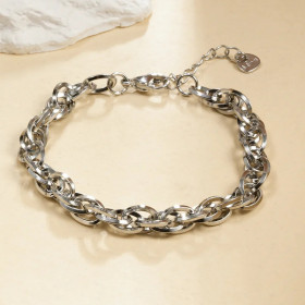Bracelet Chaîne Argentée Maille Torsadée Plates Effet Brillant - 1