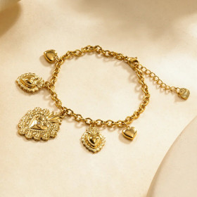 Bracelet chaîne dorée à charms cœurs bombés et ex-voto ciselés - 1