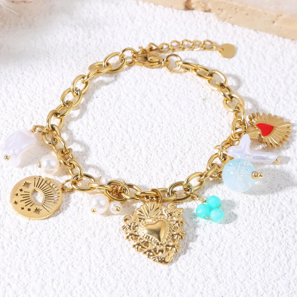 Bracelet chaîne dorée breloques cœur ex voto perlée - 1