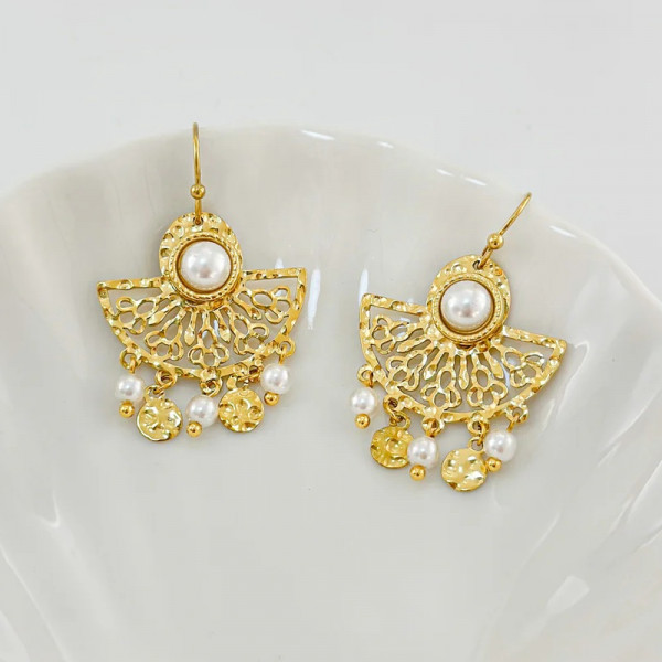 Boucles d'Oreilles Dorées Semi-Disques Avec Perles Et Breloques Martelées - 2