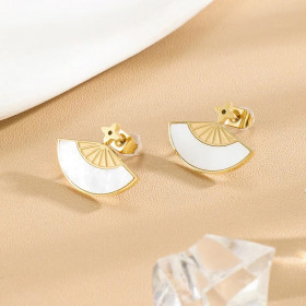 Boucles d'Oreilles Dorées Éventail Avec Nacre - 1
