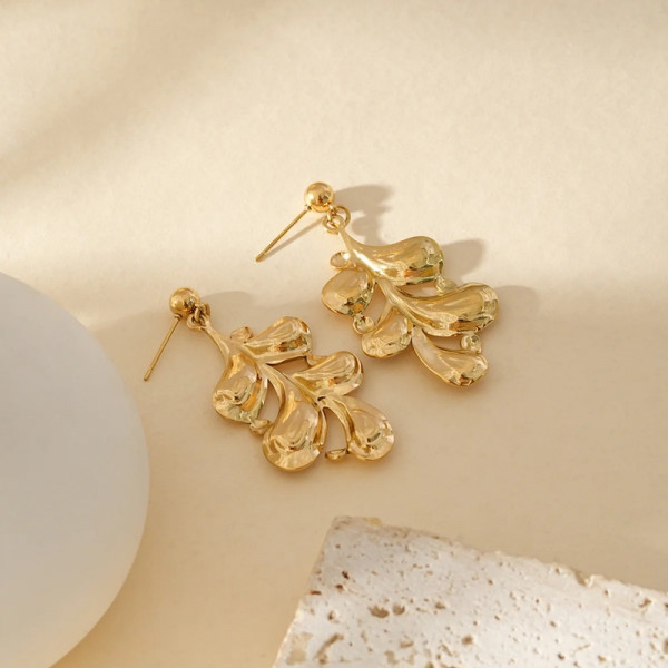 Boucles d'Oreilles Dorées Pendantes Feuilles - 2
