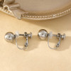 Boucles d'Oreilles à Clips Argentées Sphères Élégantes - 1