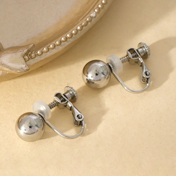 Boucles d'Oreilles à Clips Argentées Sphères Élégantes - 2