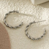 Boucles d'Oreilles Créoles Argentées Tressées - 1