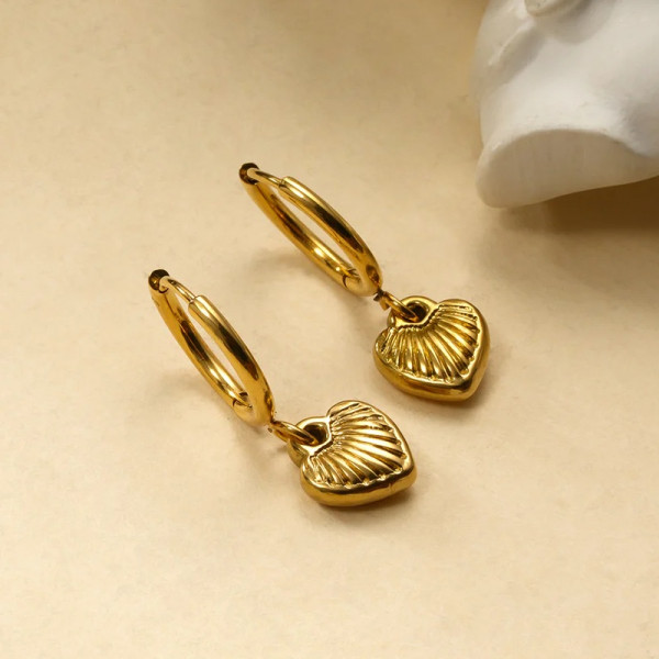 Boucles d'oreilles dorée mini créole cœur gravé - 1