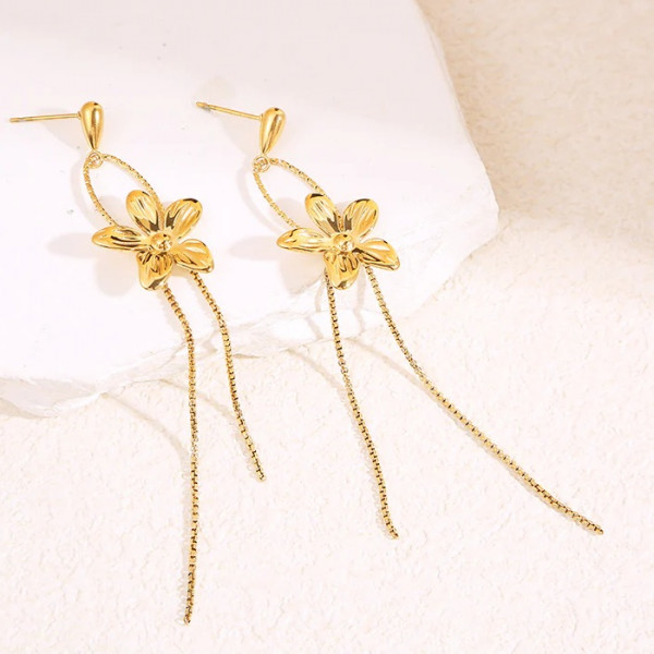 Boucles d'oreilles dorées fil pendante avec fleur - 1