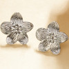 Boucles d'oreilles argentées fleur martelée