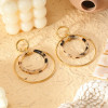 Boucles d'oreilles dorées pendantes double cercle résine léopard - 2