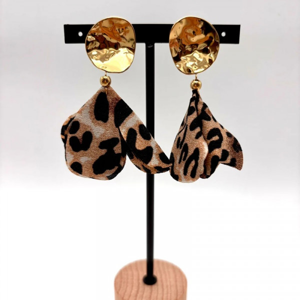 Boucles d'oreilles dorées pendantes avec tissu léopard - 2