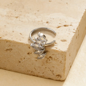 Bague d'oreille earcuff argentée motif fleur 5 pétales - 1