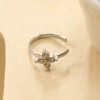 Bague d'oreille earcuff argentée motif fleur 4 pétales