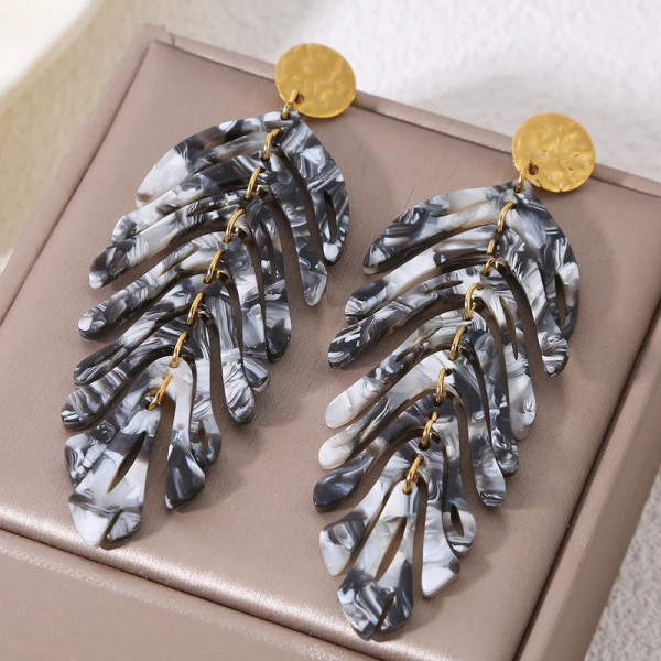 Boucles d'oreilles pendantes dorées feuilles articulées noir et blanc - 1