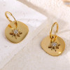 Boucles d'oreilles créoles dorées médaillon martelé orné d'une étoiles - 1
