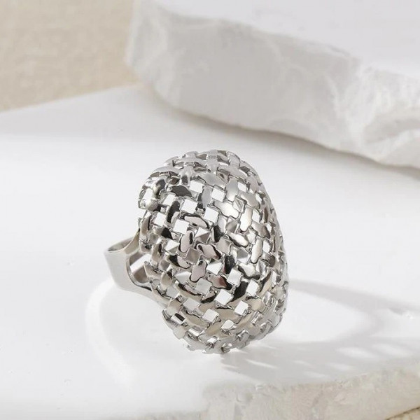 Bague Argentée Dôme Oblongue Creux Motif Quadrillé - 1