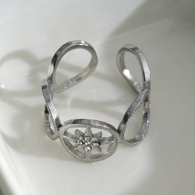 Bague Argentée Multi Cercle Avec Etoile Incrustée de Strass - 1