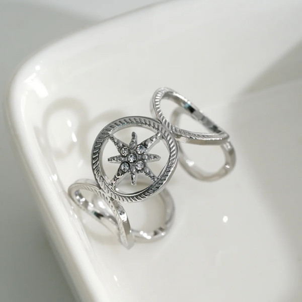 Bague Argentée Multi Cercle Avec Etoile Incrustée de Strass - 2