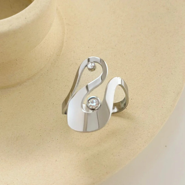 Bague Argentée Ouverte Cygne Brillant Orné de Strass - 1