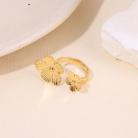 Bague Dorée Ouverte Duo De Fleurs Gravées Ouverture devant - 1