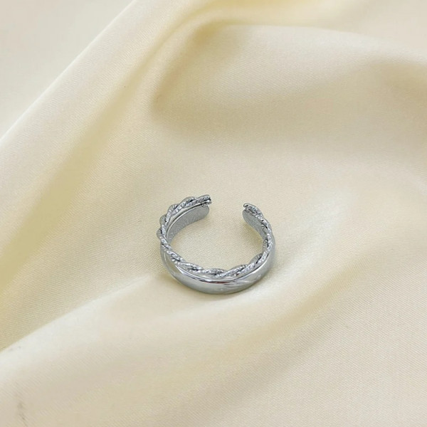 Bague ajustable Argentée Ouverte Bande Brillante Et Fils Gravés Tressés - 2