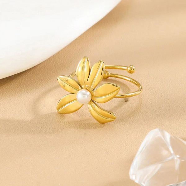 Bague Dorée Raffinée Fleur Avec Perle Ajustable - 1