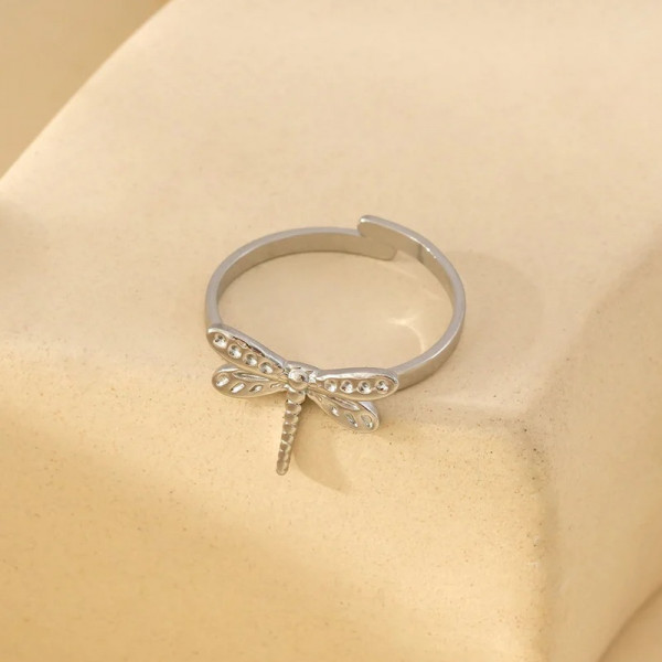 Bague Argentée Ajustable Libellule Finement Détaillée - 1