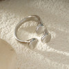 Bague Argentée Ouverte Avec Trio De Gouttes Lisses En Relief - 2