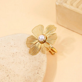 Bague Dorée Ajustable Fleur Éthérée Avec Perle Blanche Nacrée - 1