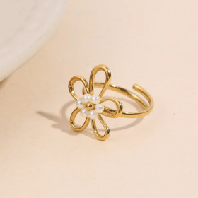 Bague ajustable dorée fleur fine avec perle - 1