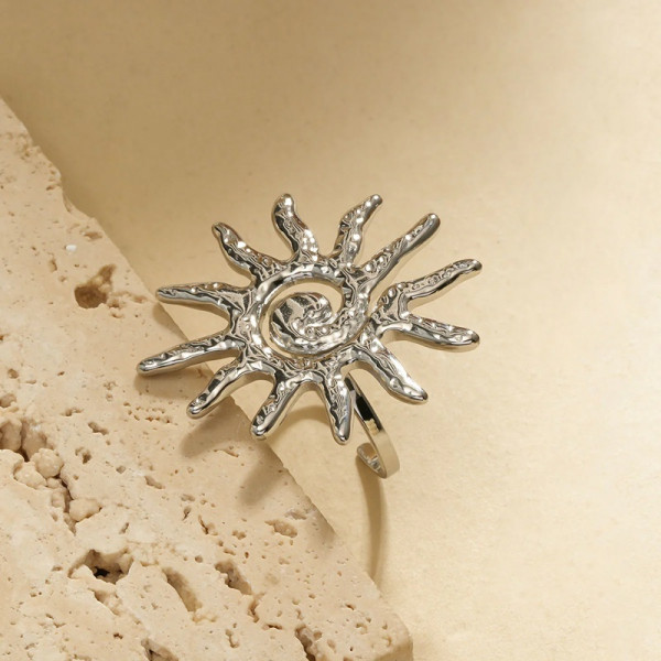 Bague ajustable argentée martelée soleil spiral - 2