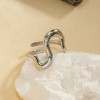 Bague argentée ajustable ouverte au design ondulé et bombé finition miroir - 1