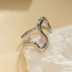 Bague argentée ajustable ouverte au design ondulé et bombé finition miroir - 2