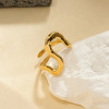Bague dorée ajustable ouverte au design ondulé et bombé finition miroir - 1