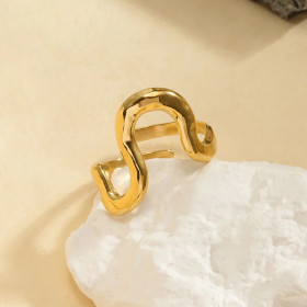 Bague dorée ajustable ouverte au design ondulé et bombé finition miroir - 2