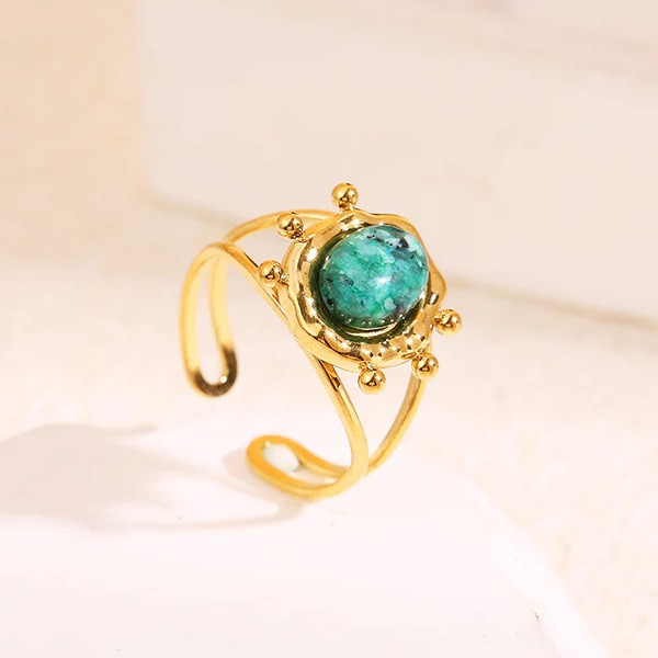 Bague dorée ajustable à double anneau avec pierre ronde verte sertie - 1