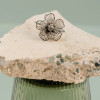 Bague Fine ajustable Argentée Fleur Ajourée Strass Central - 2