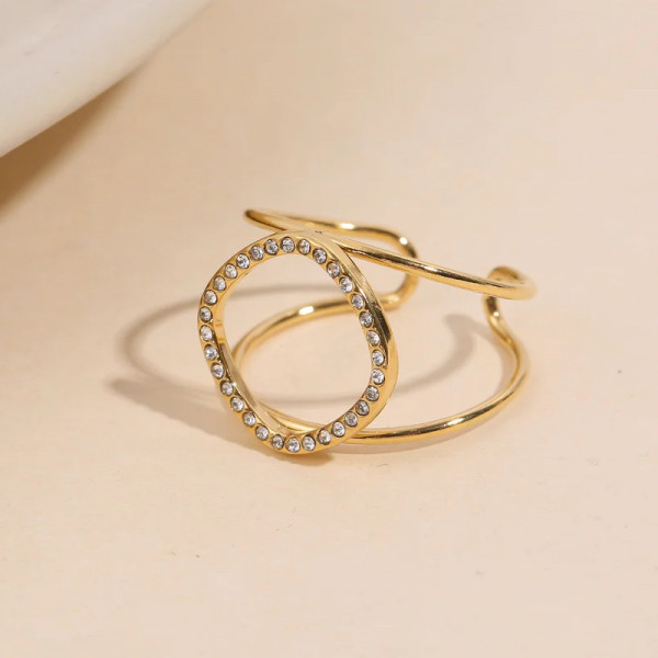 Bague dorée ajustable à double branche ajouré pavé de strass - 1
