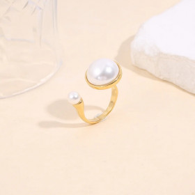 Bague dorée ajustable ouverture avant perle texturé avec encadrement lisse - 1