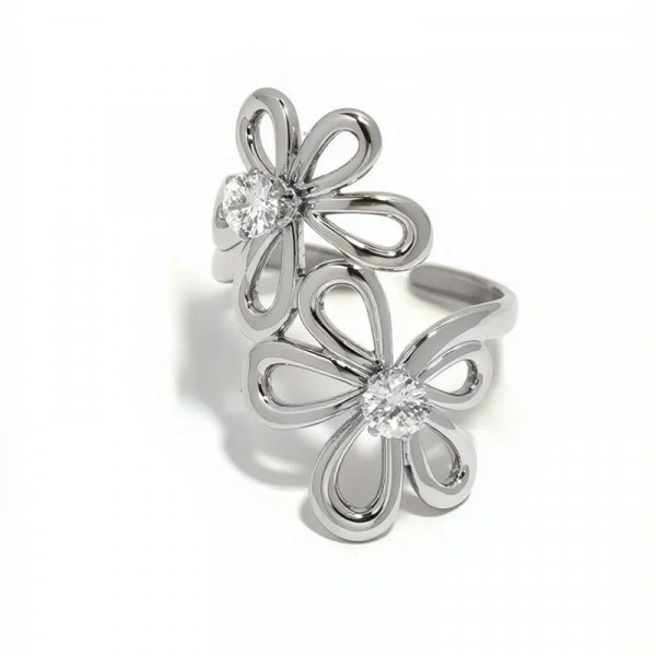 Bague argentée ajustable ornement double fleurs avec strass central - 1