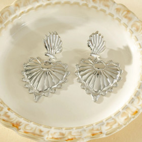 Boucles d'oreilles argentées pendantes grand cœur Ex-Voto bombé texturé - 1