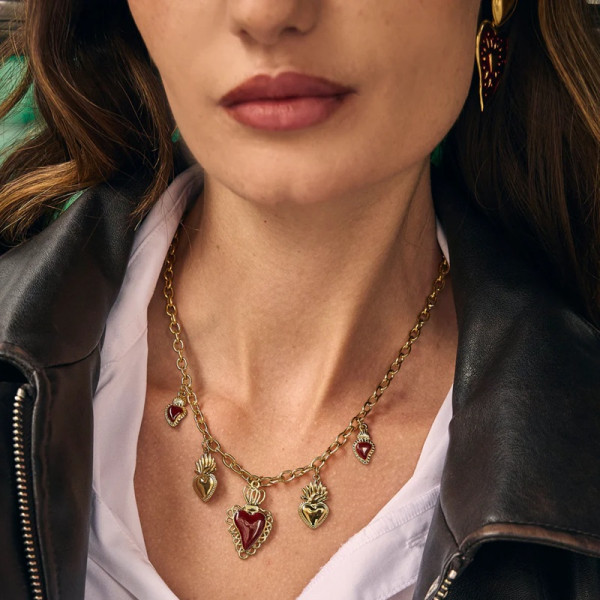 Collier chaîne dorée pendentifs cœurs ex-voto centre émail rouge - 3