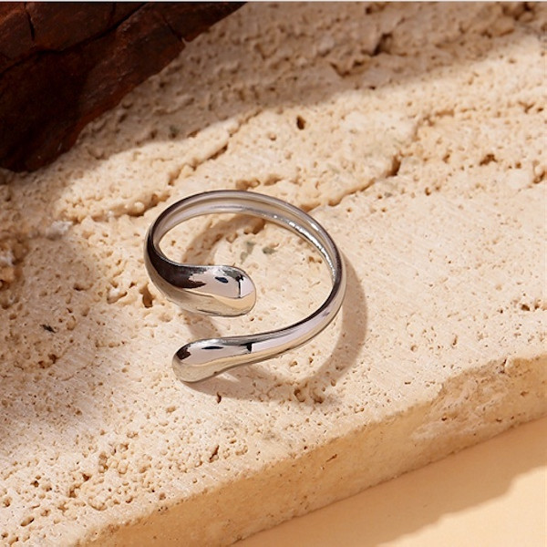 Bague argentée ajustable croisé sur le devant tête fine - 1